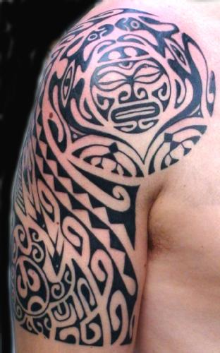 Os homens modernos adotaram de vez as tatuagens e n o tem uma espec fica