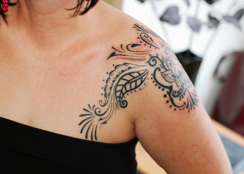 Tatuagem Feminina no Ombro – Fotos e Modelos