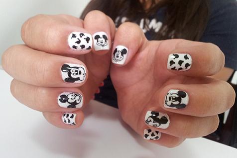 Unhas Decoradas com Mickey Mouse